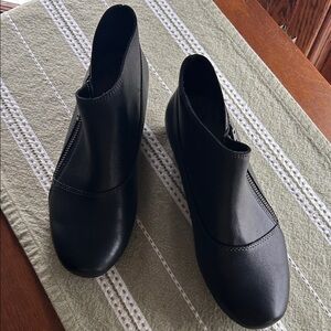 Taos Black Women's Shoes